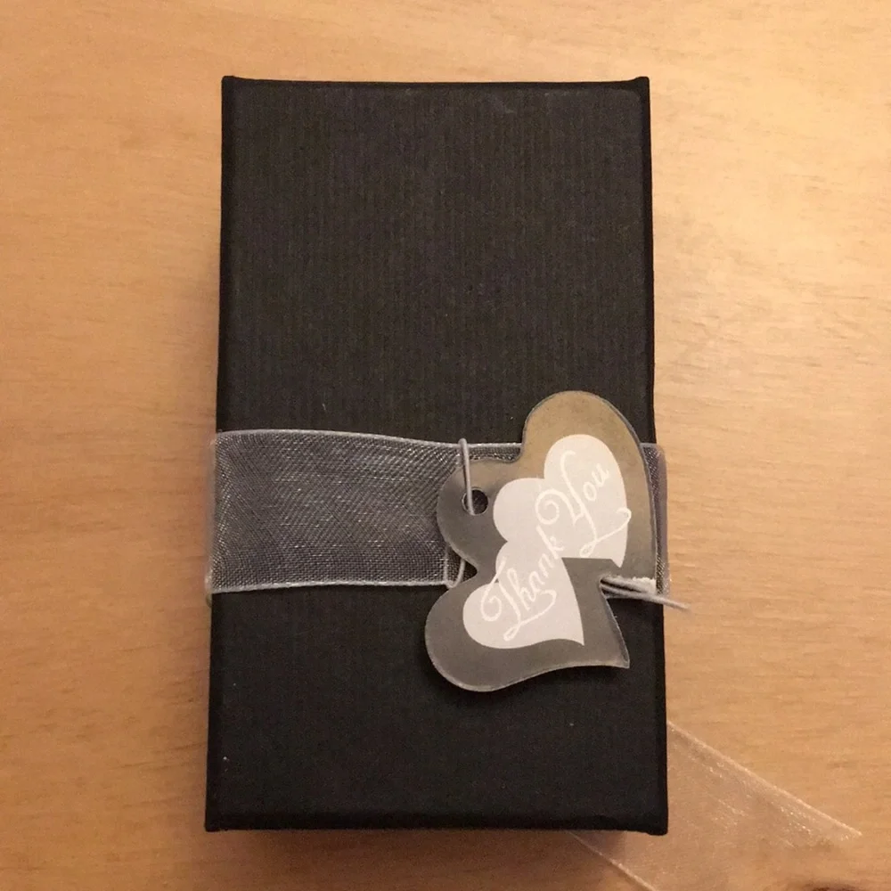 New Silver Hearts Wine Cork Stopper with Professional Wine Pourer Gift Boxed
